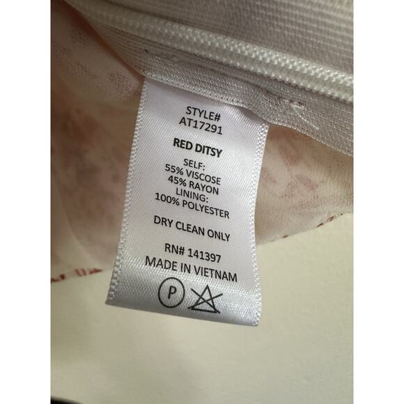 ASTR the Label Red Orange White Ditsy Keyhole Flutter Sleeve Top Womens Small - Picture 9 of 10